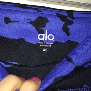 Alo leggings size xs black and blue